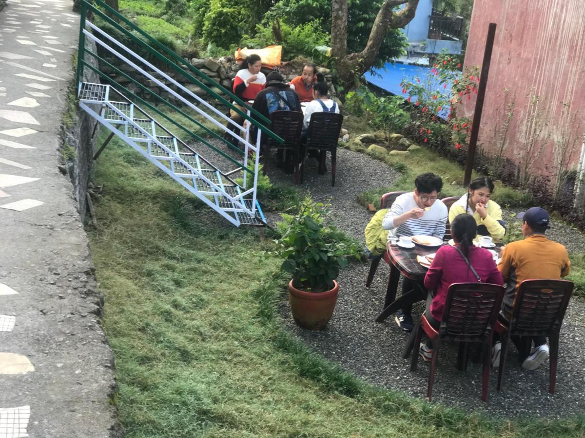 Little Pilgrim Lodge Pokhara Eksteriør billede